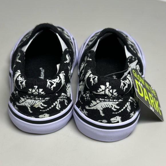 TOMMY BAHAMA DINOSAUR GLOW IN THE DARK TODDLER BOY SIZE 5 NWT - Picture 2 of 11